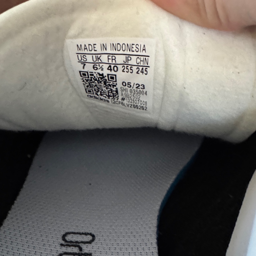 Adidas Gazelle Black White Sneakers - Picture 5 of 8